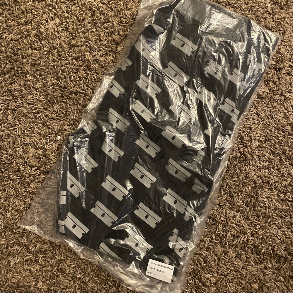 Grey 59 Razorblade Sweatpants - Picture 3 of 4